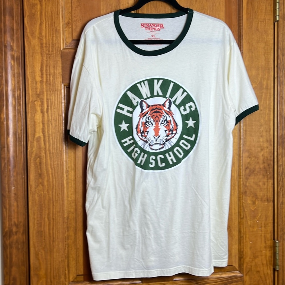 Men's Size XL Stranger Things Hawkins High School Graphic T-Shirt